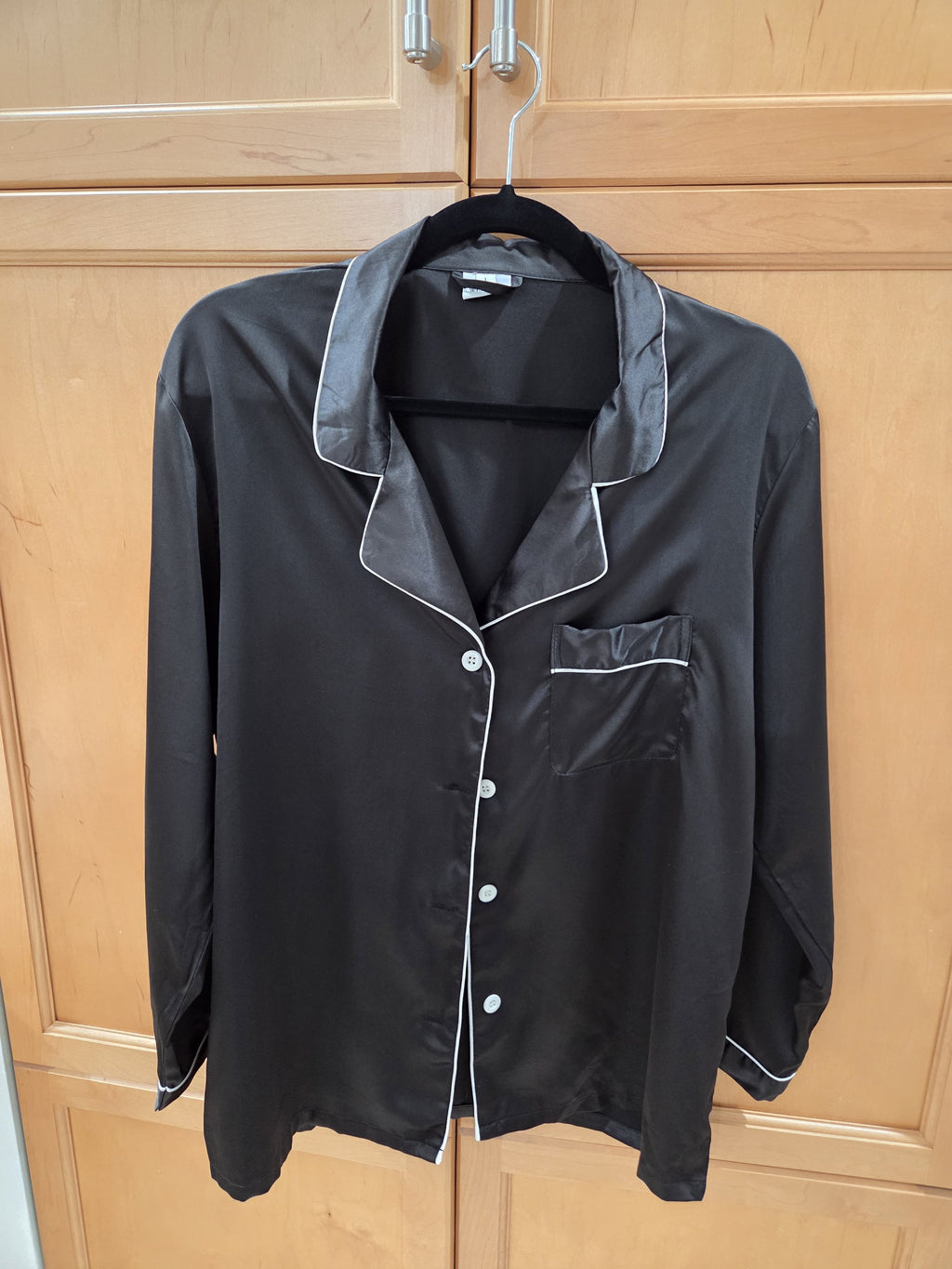 Silk-Like Comfy Black Pajamas