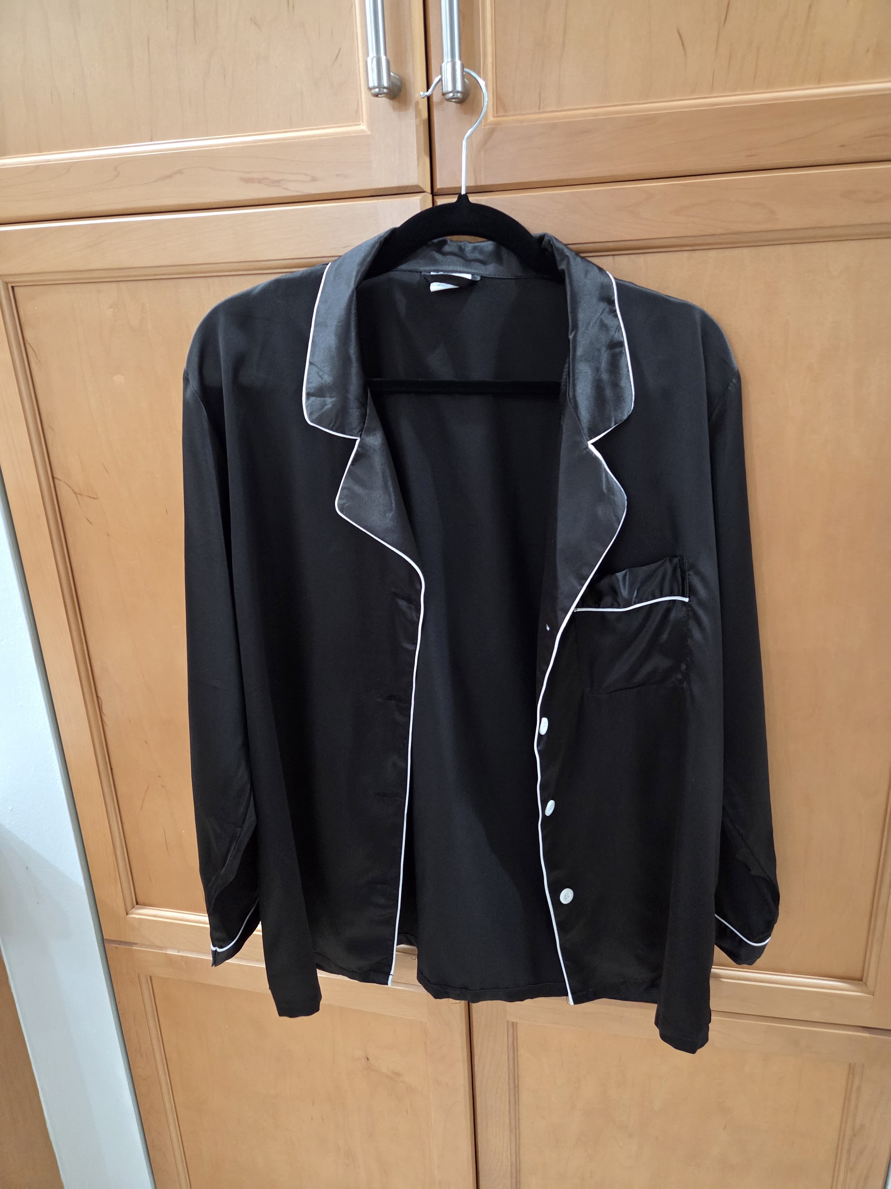 Silk-Like Comfy Black Pajamas