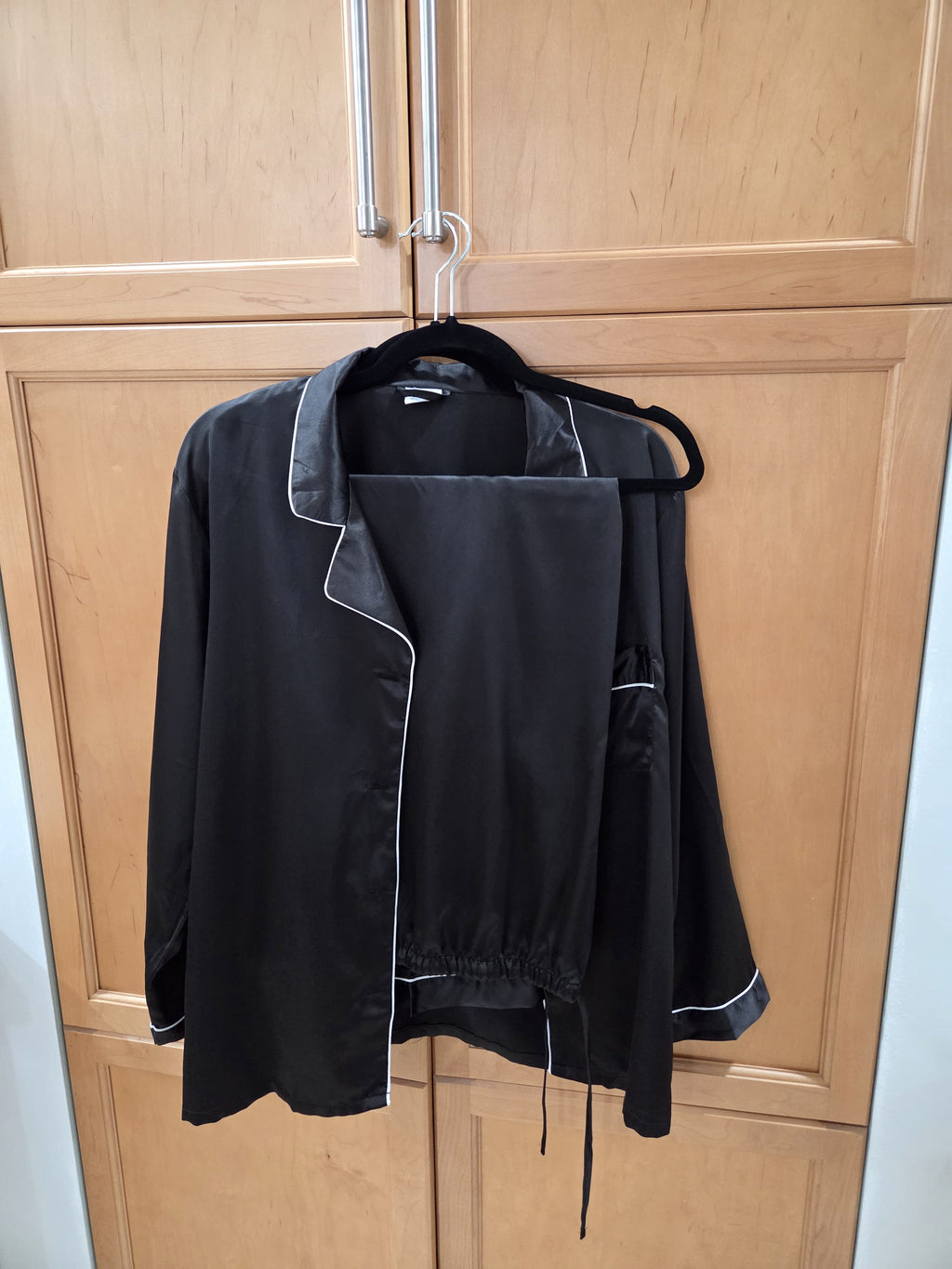 Silk-Like Comfy Black Pajamas