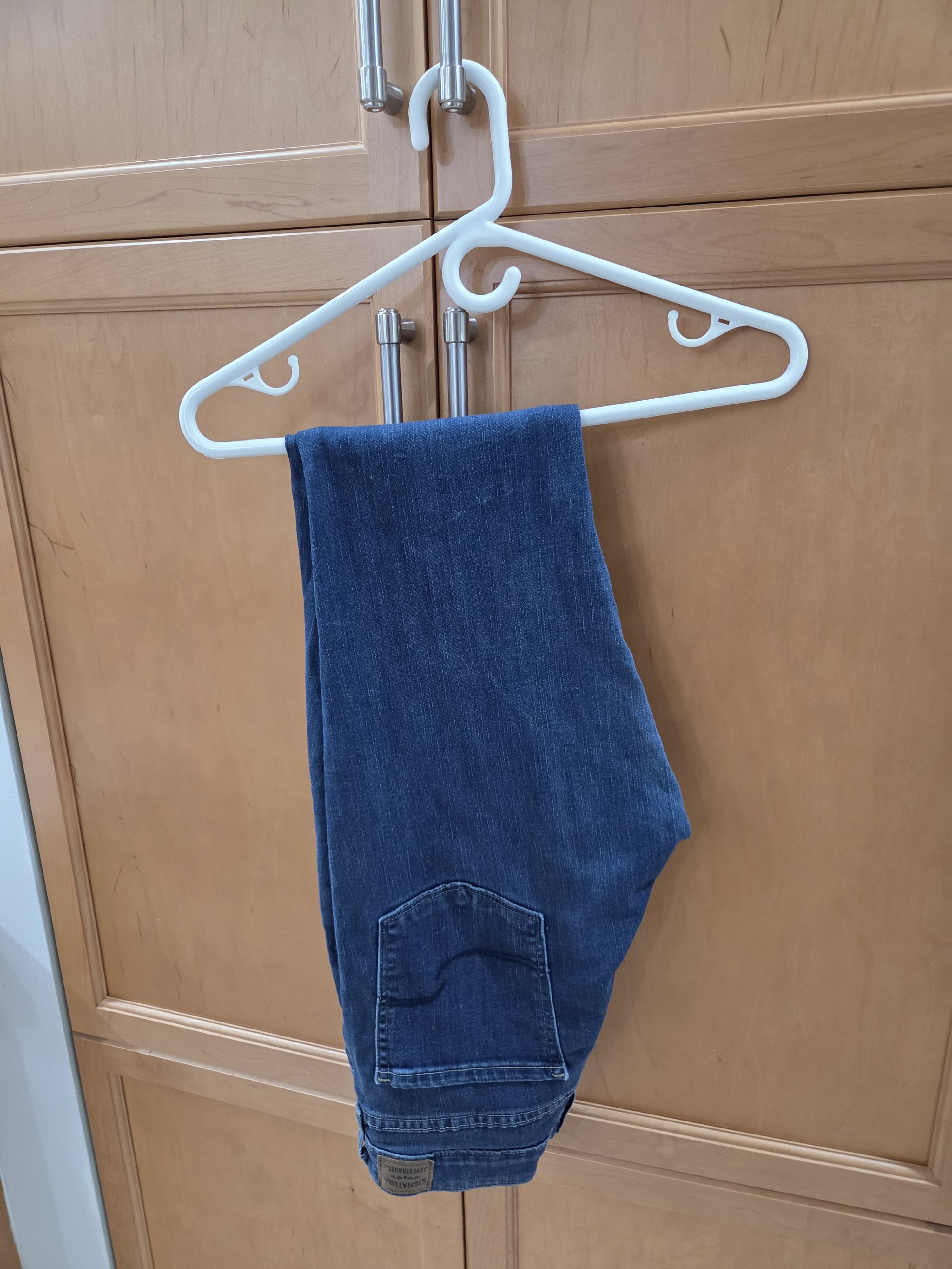 Blue Signature Levi Jeans