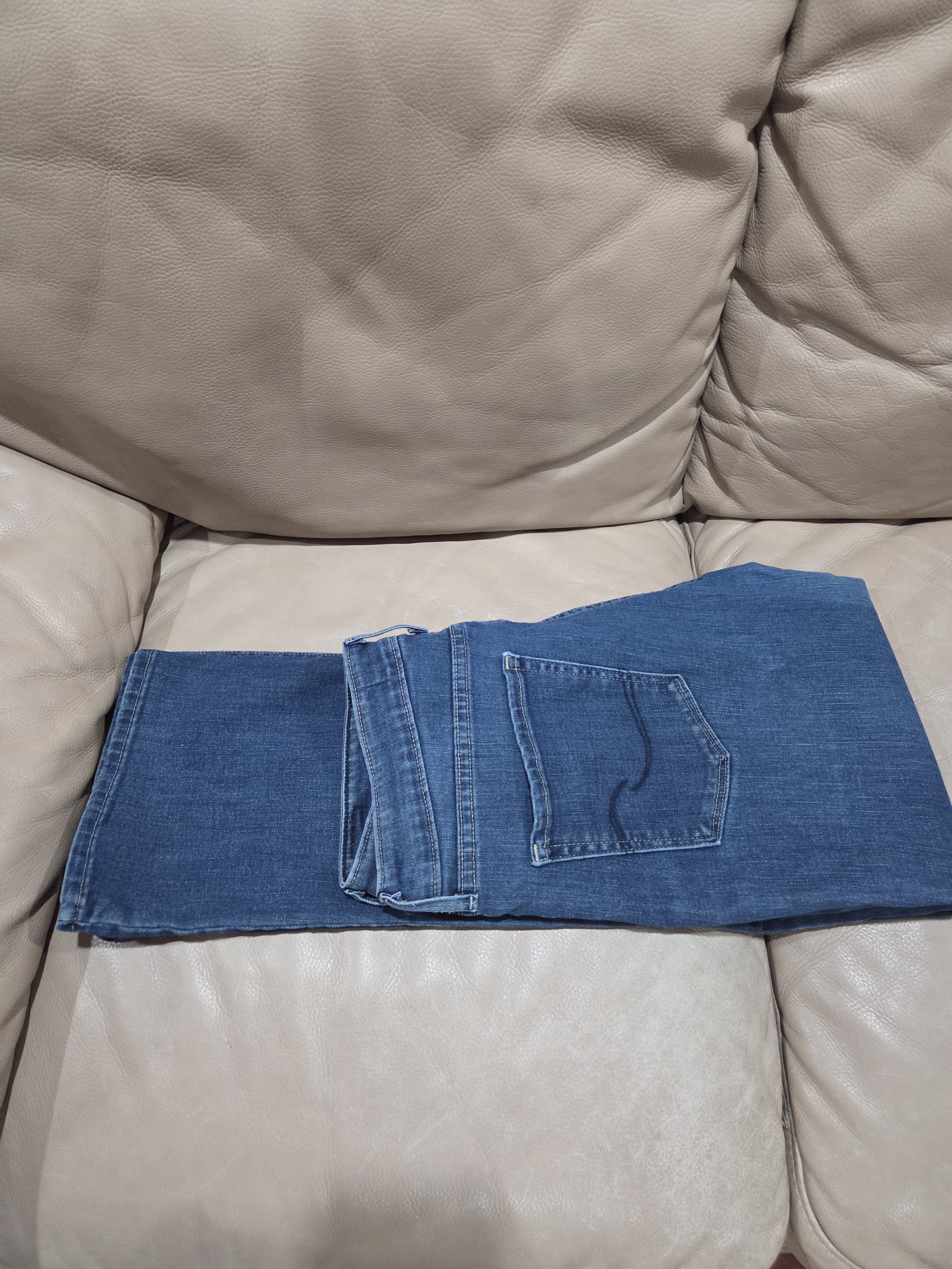 Blue Signature Levi Jeans